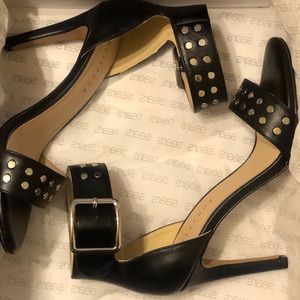 Metaphor Black heels